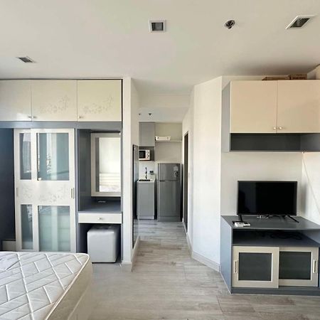 Ideo Mobi Condo Bangkok Exteriör bild
