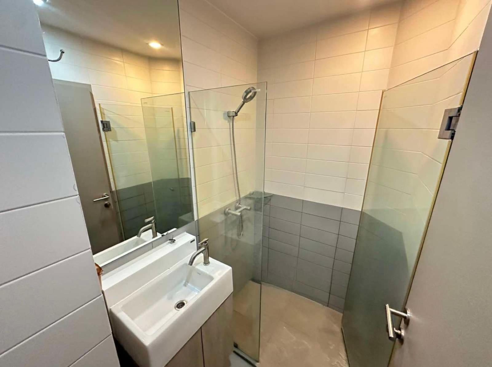 Ideo Mobi Condo Bangkok Exteriör bild