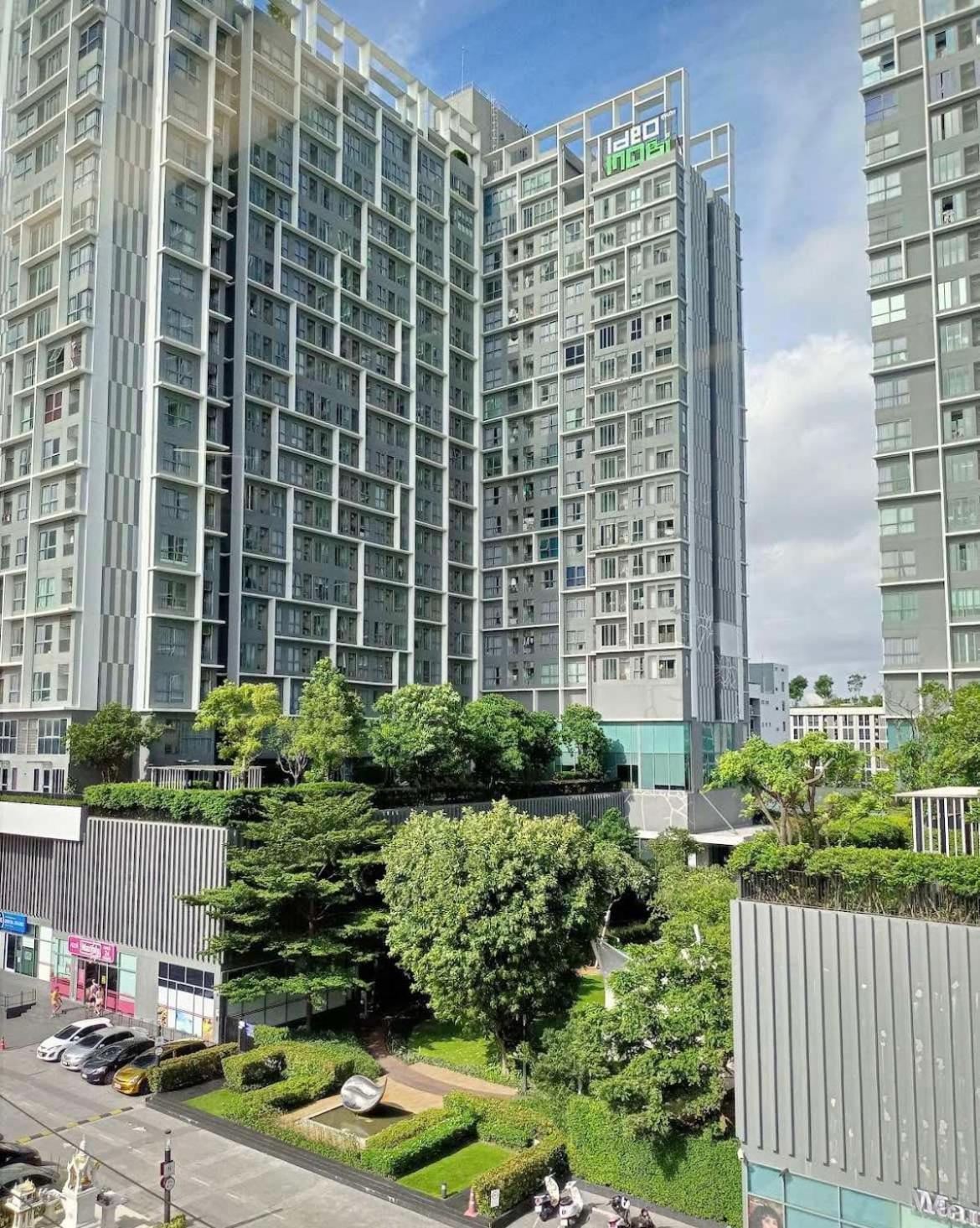 Ideo Mobi Condo Bangkok Exteriör bild
