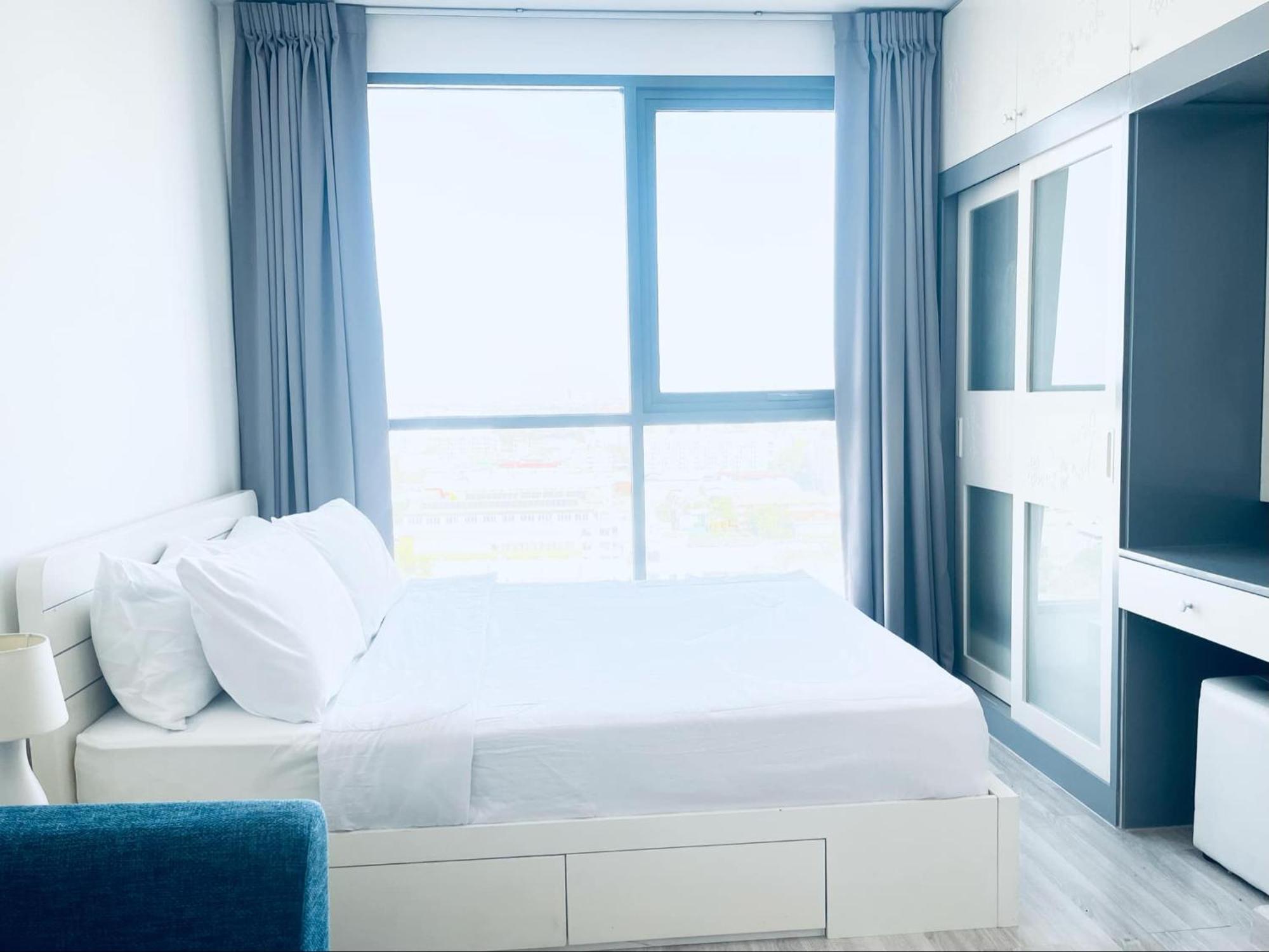 Ideo Mobi Condo Bangkok Exteriör bild