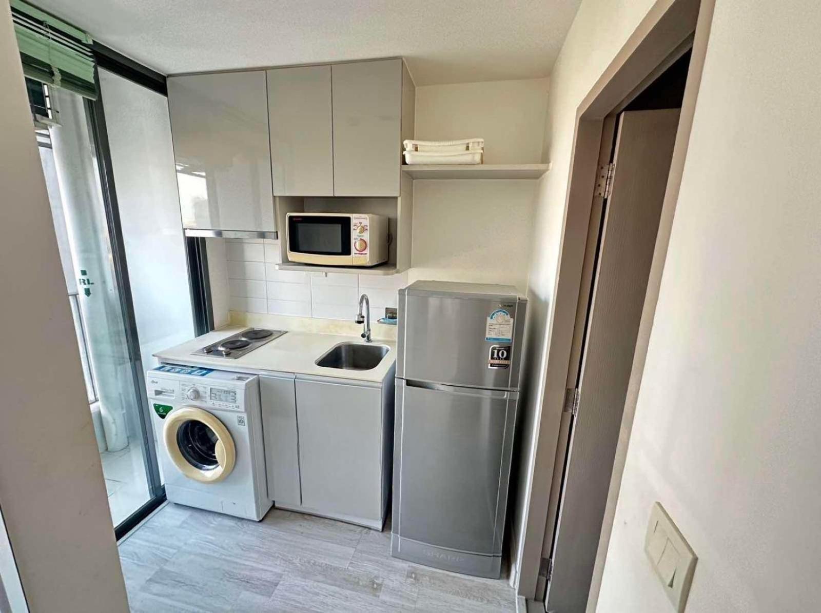 Ideo Mobi Condo Bangkok Exteriör bild